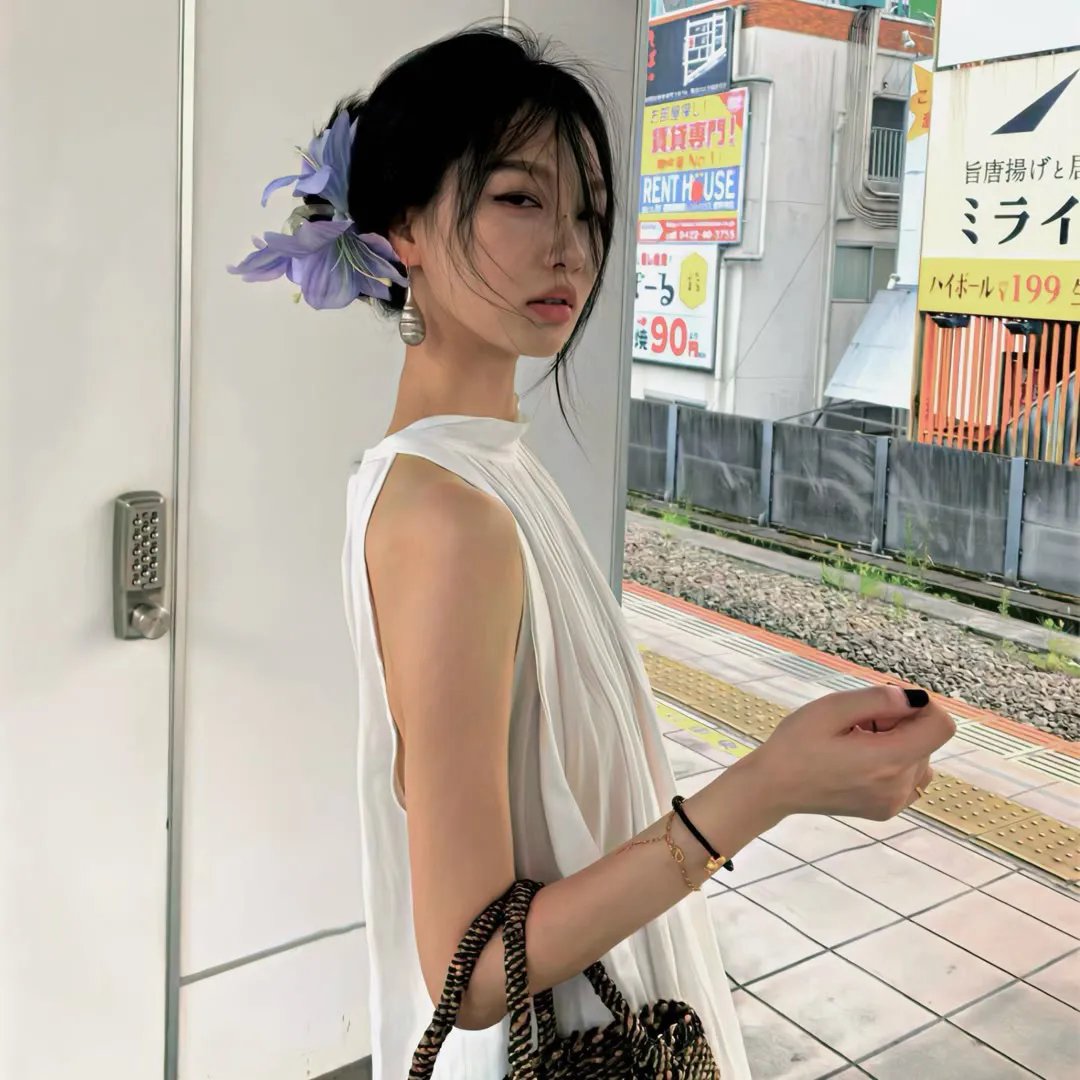 南疆炼蛊三十载世人敬我如敬神